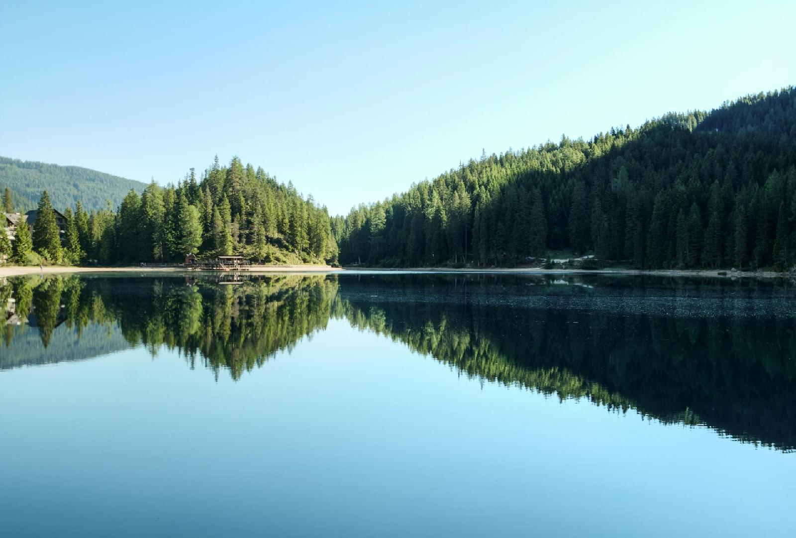 Decouvrez les 10 plus grands lacs du monde et comment les explorer